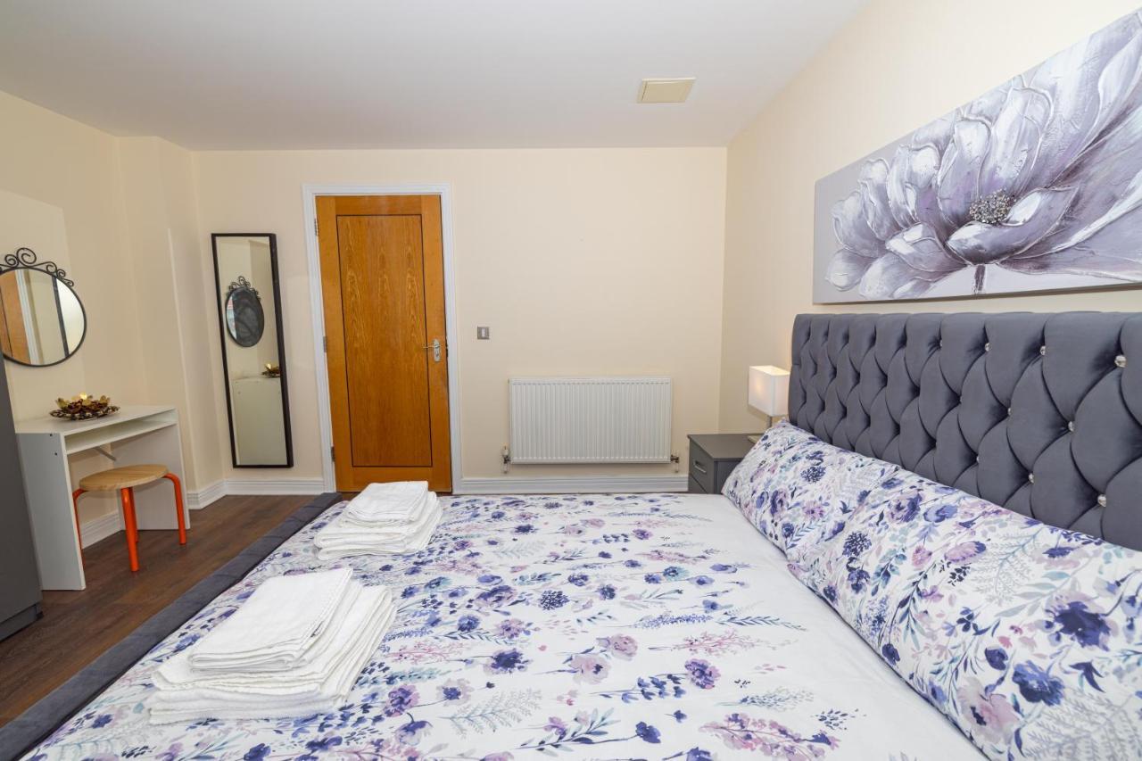 Apartment Two Bed Near Canary Wharf *