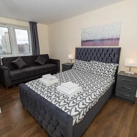 Two Bed Apartment Near Canary Wharf London Exterior photo
