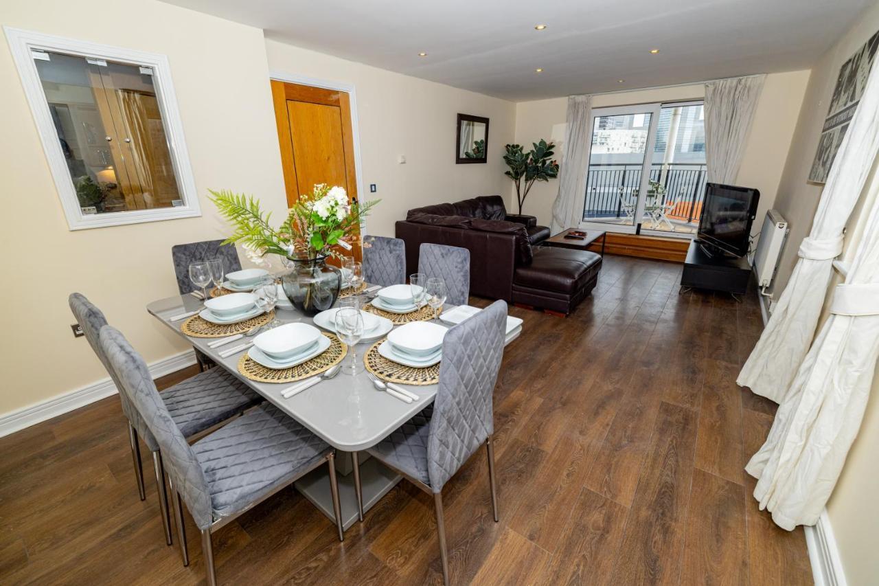 Two Bed Near Canary Wharf Апартаменты Лондон