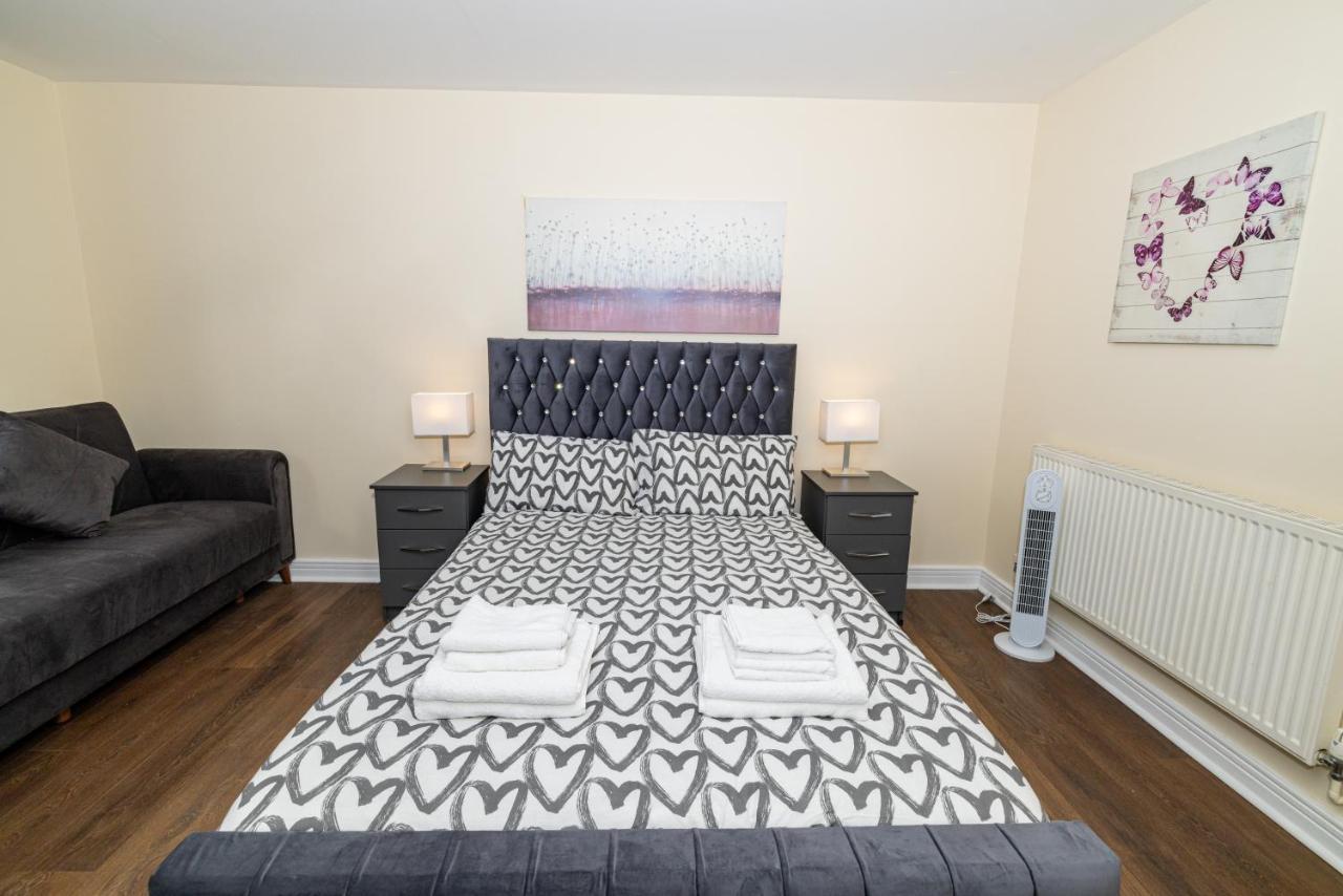 Two Bed Near Canary Wharf Апартаменты *