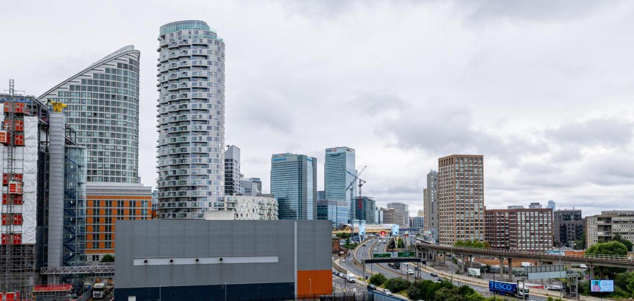 Апартаменты Two Bed Near Canary Wharf Лондон