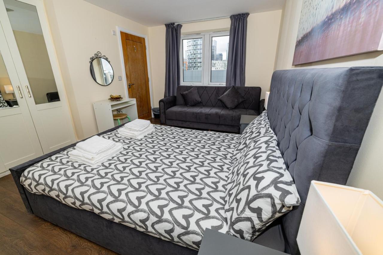 Two Bed Near Canary Wharf Апартаменты *